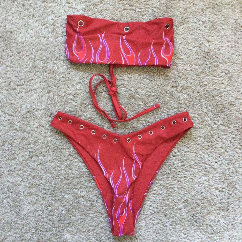 🔥🔥🔥HOST PIC🔥🔥🔥 Flaming Red Bikini - Picture 1 of 16